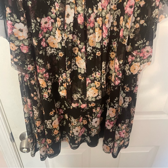 NSR Black Floral Blouse with Mesh Overlay - Picture 3 of 9